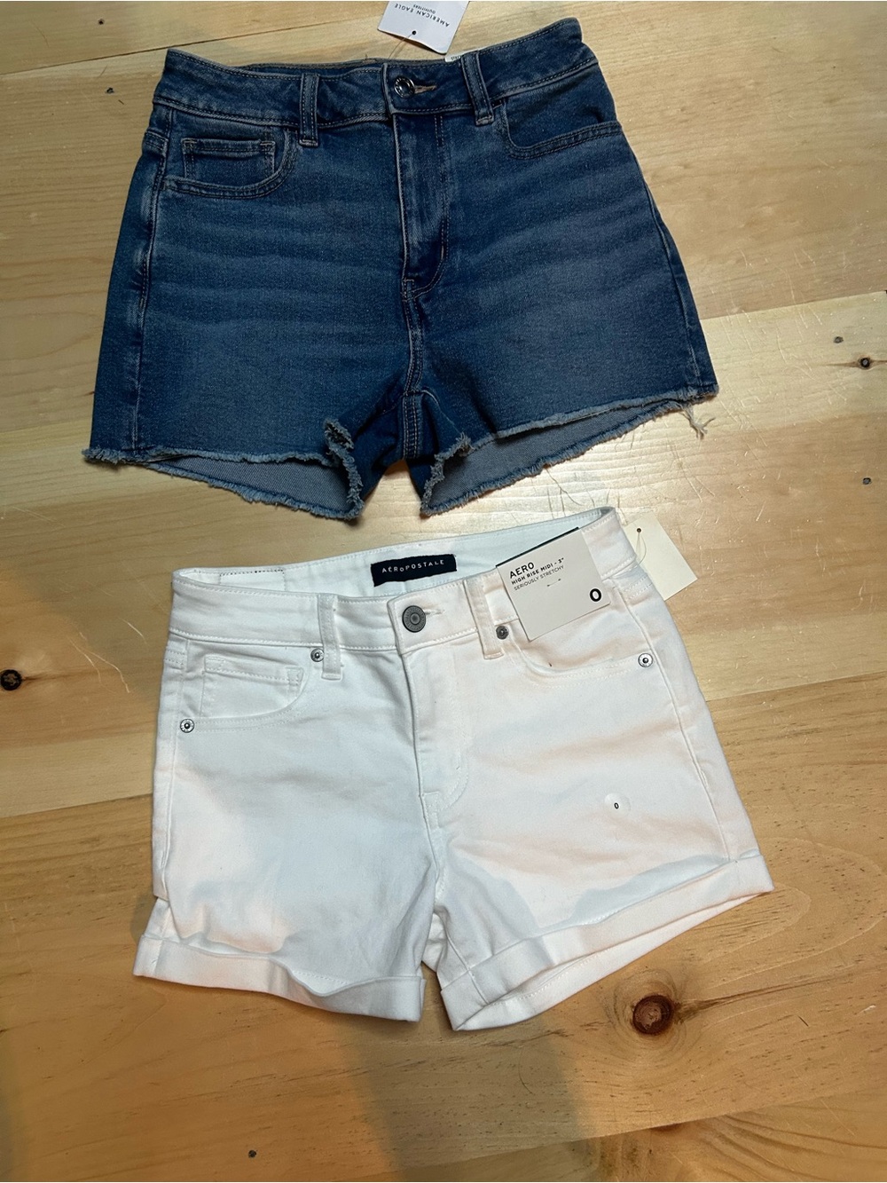 NWT women’s 2 shorts -White Denim Shorts - Women's Casual Roll-Hem Shorts Size 0
